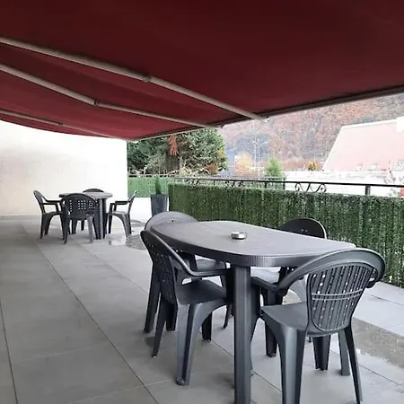 Apartment Maison 4 *