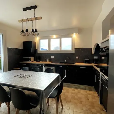 Apartment Maison 4 *
