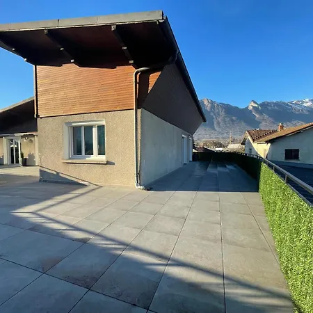 Maison 4 *